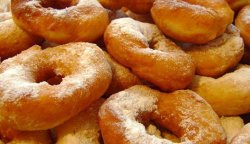 Как приготовить пончики дома?